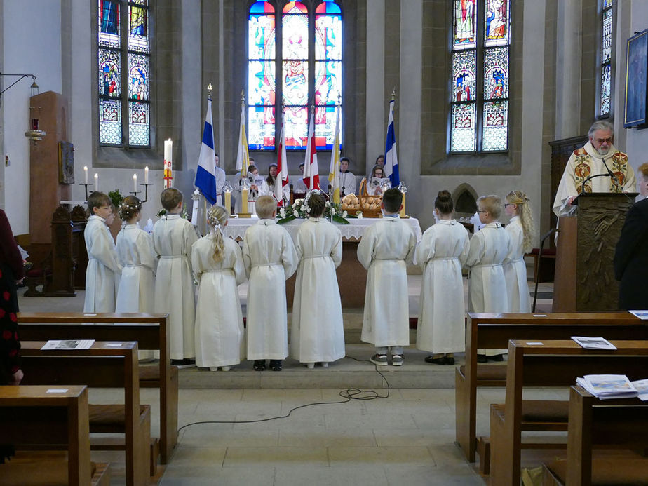 1. Heilige Kommunion in St. Crescentius (Foto: Karl-Franz Thiede)